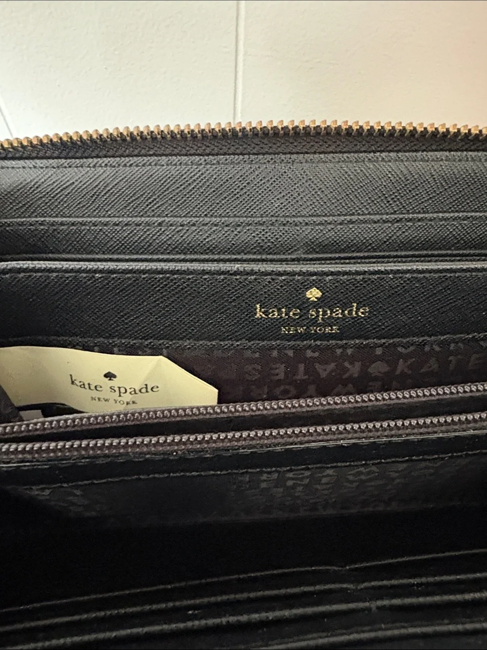 Kate Spade New York Laurel Way Neda Saffiano Black eather Zip Continental Wallet
